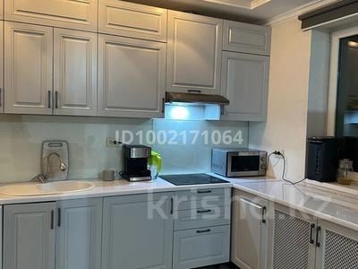 Аренда квартир в Алматы: 3-комнатная квартира · 72 м² · 6/12 этаж, мкр Самал-2 89 — Бектурова за 500 000 〒 3-комнатная квартира · 72 м² · 6/12 этаж, мкр Самал-2 89 — Бектурова за 500 000 〒 в Алматы, Медеуский р-н