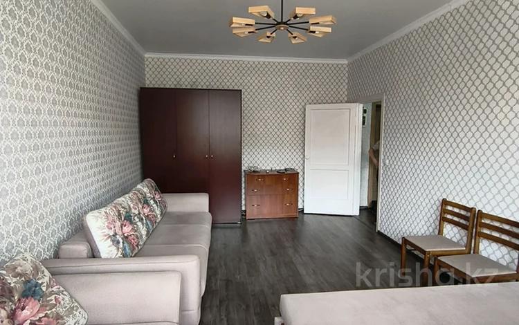 1-бөлмелі пәтер · 35 м² · 3/5 қабат, ул. Антона Чехова 71, бағасы: 160 000 ₸ в Усть-Каменогорске, Ульбинский — фото 2