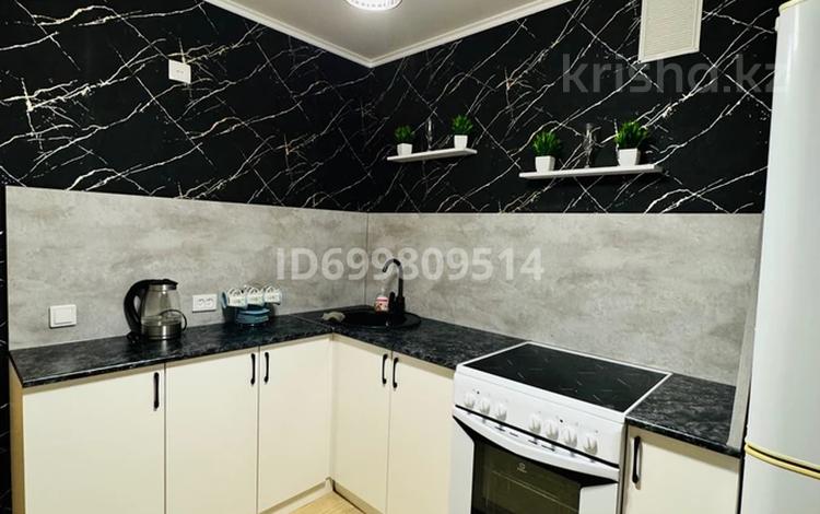 2-бөлмелі пәтер · 64 м² · 4/4 қабат, Железнодорожная 6, бағасы: 17 000 ₸ в Аксу — фото 4