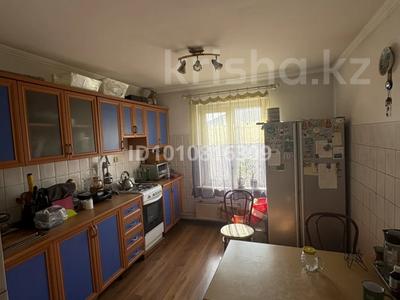 3-комнатная квартира · 70 м² · 5/5 этаж, мкр Аксай-3Б 11 за 40 млн 〒 в Алматы, Ауэзовский р-н