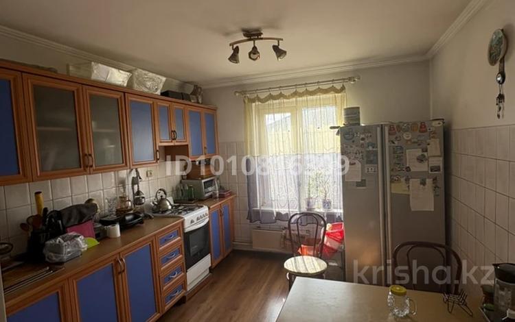 3-бөлмелі пәтер · 70 м² · 5/5 қабат, мкр Аксай-3Б 11, бағасы: 40 млн ₸ в Алматы, Ауэзовский р-н — фото 2