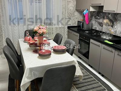 Пәтерлер в Атырауской обл.: 4-бөлмелі пәтер · 116 м² · 1/9 қабат, мкр Нурсая, Таумуш Жумагалиев 15, бағасы: 46.5 млн 〒 4-бөлмелі пәтер · 116 м² · 1/9 қабат, мкр Нурсая, Таумуш Жумагалиев 15, бағасы: 46.5 млн 〒 в Атырау