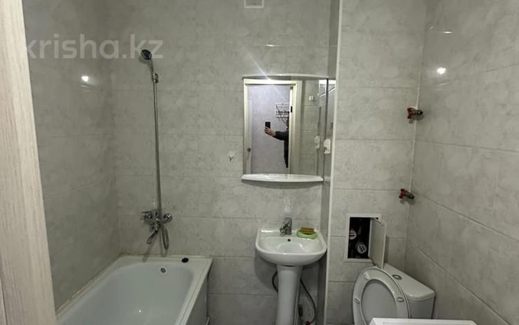 1-комнатная квартира · 38 м² · 3/9 этаж, Нажмединова 17 за 200 000 ₸ в Астане, Сарайшык р-н — фото 2