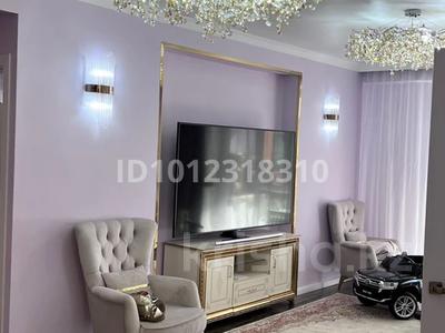 2-бөлмелі пәтер · 72 м² · 2/10 қабат, мкр Шугыла 340/3 — Акимат, бағасы: 49 млн ₸ в Алматы, Наурызбайский р-н