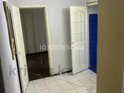 3-комнатная квартира · 80 м² · 3/4 этаж, Желтоксан 32 — Желтоксан Коркыт Ата, дом казпочты. напротив ер ару за 140 000 〒 в 