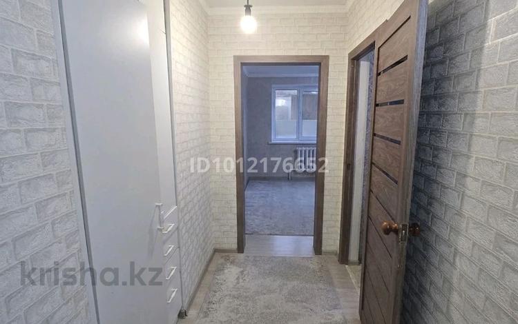 2-бөлмелі пәтер · 41 м² · 1/3 қабат, ул. Сураншы Батыра 34, бағасы: 13.7 млн ₸ в Аксукенте — фото 2