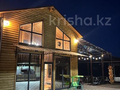 Аренда домов или дач посуточно в Алматы: Дом · 3 комнаты · 150 м², Бескайнар — Мичурина за 120 000 〒 Дом · 3 комнаты · 150 м², Бескайнар — Мичурина за 120 000 〒 в Алматы