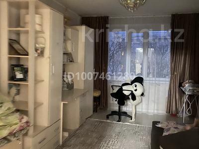 3-комнатная квартира · 65 м² · 5/5 этаж, Хусайнова 157 — Универмаг за 25 млн ₸ в Уральске, мкр Школьник