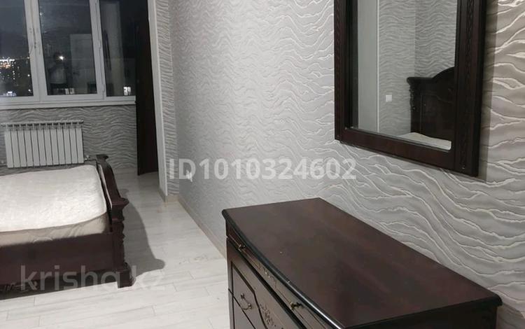 3-комнатная квартира · 80 м² · 5/5 этаж, мкр Асар-2 1578/1 — Здание автоцона за 150 000 ₸ в Шымкенте, Абайский р-н — фото 2