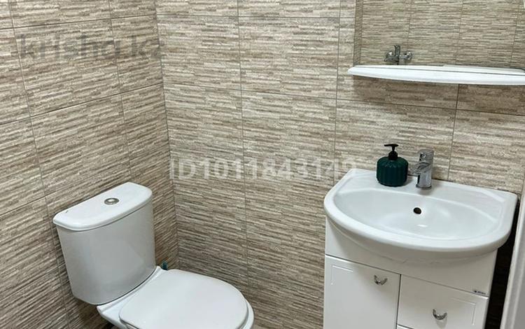 2-комнатная квартира · 52 м² · 8/9 этаж, Просп. Шахтёров 3/2 за 17 000 ₸ в Караганде, Казыбек би р-н — фото 2