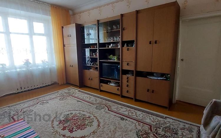 2-комнатная квартира, 64 м², 2/4 этаж, Назарбаева за 13.5 млн 〒 в Уральске — фото 2