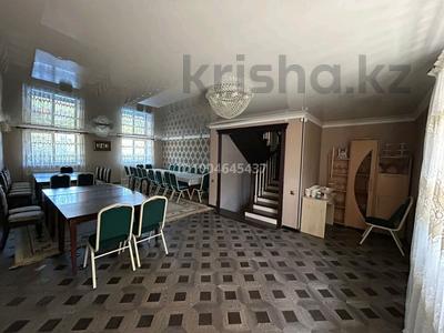 Отдельный дом · 6 комнат · 340 м², Балауса 54 за 700 000 〒 в Актобе, жилой массив Заречный-2