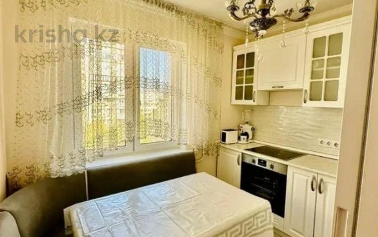 3-комнатная квартира · 70 м² · 6/9 этаж, мкр Самал-2 73 за 64 млн ₸ в Алматы, Медеуский р-н — фото 8