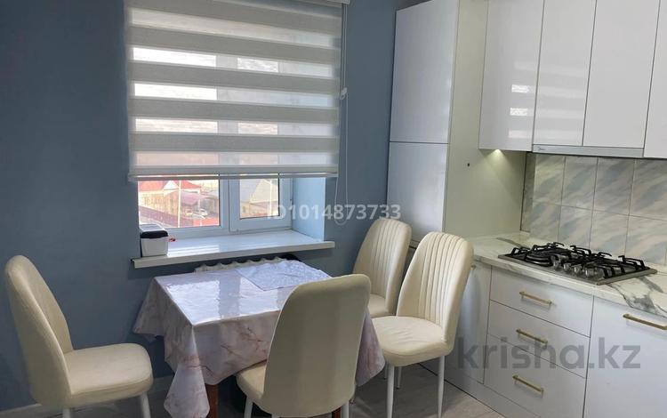 2-бөлмелі пәтер · 56.5 м² · 5/5 қабат, Арай-15 106 — Мкр Арай, бағасы: 15 млн ₸ в  — фото 2