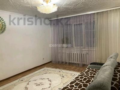 3-комнатная квартира, 63 м², 5/5 этаж помесячно, Самал 26 за 150 000 〒 в Талдыкоргане, мкр Самал