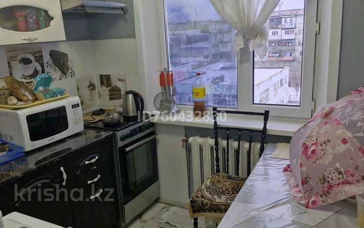 3-комнатная квартира · 60 м² · 5/5 этаж, Калмыкова 5 — Калмыкова дом 5. 5 этаж, не угловой. за 19 млн 〒 в Балхаше — фото 2