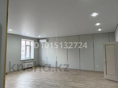 3-бөлмелі пәтер · 104 м² · 6/7 қабат, 17-ш/а., ​17-й микрорайон 106, бағасы: 32.5 млн ₸ в Актау, 17-й мкр