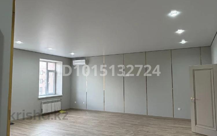 3-комнатная квартира · 104 м² · 6/7 этаж, 17-й мкр, ​17-й микрорайон 106 за 32.5 млн ₸ в Актау — фото 12