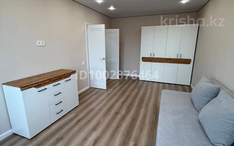 1-комнатная квартира · 36.9 м² · 8/9 этаж, Толеби 24 — Толе би 24 за 200 000 〒 в Астане, Нура р-н — фото 2