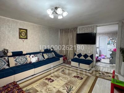 Отдельный дом · 5 комнат · 64.6 м² · 8 сот., 11-й микрорайон, Сайрамский алимбетова 233 — Сайрамский алимбетова 233 за 30 млн 〒 в Шымкенте, Енбекшинский р-н