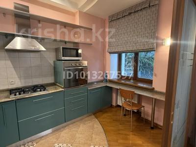 3-комнатная квартира · 100 м² · 2/3 этаж, Абылый хана 122 за 500 000 ₸ в Алматы, Алмалинский р-н