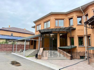 Часть дома · 5 комнат · 200 м² · 6 сот., Туран 21/2 за 175 млн ₸ в Астане, Есильский р-н
