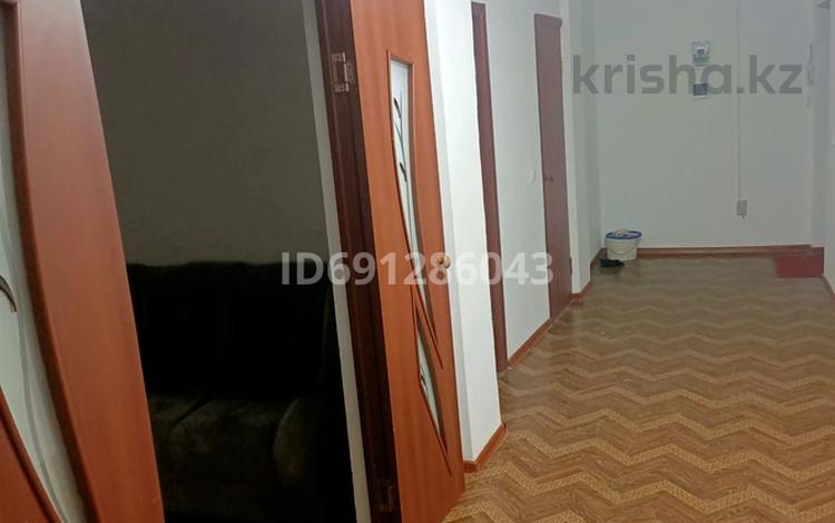 2-комнатная квартира, 78 м², 2/5 этаж, мкр.Арай 2 3 — возле НИШ. за 18.5 млн 〒 в Таразе — фото 2