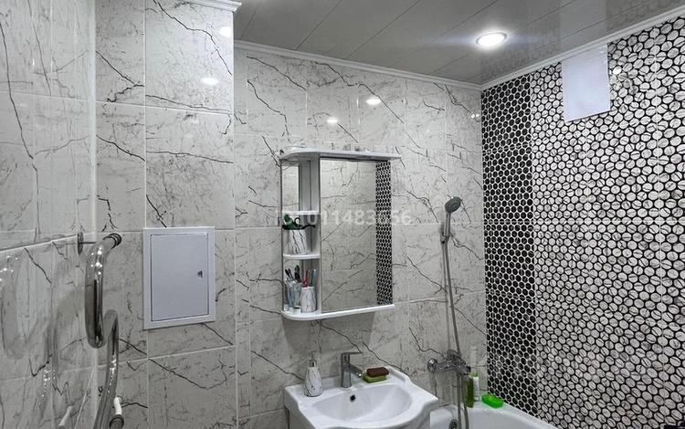 2-комнатная квартира · 45 м² · 4/5 этаж, мкр Строитель, Иван Ларина 3 — Датова за 15.5 млн ₸ в Уральске — фото 2