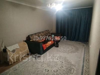 2-комнатная квартира, 42 м², 1/4 этаж, 8 марта 201 за 6 млн 〒 в Аксу