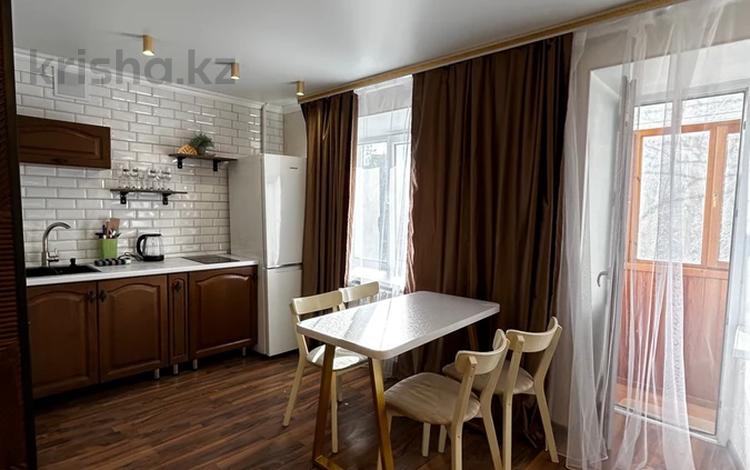 1-комнатная квартира · 38 м² · 2/5 этаж, Казахстан 31 за 14 000 ₸ в Усть-Каменогорске — фото 3