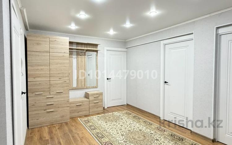 4-комнатная квартира · 84.2 м² · 2/5 этаж, Оралхан Бокей 19 за 39 млн ₸ в Усть-Каменогорске — фото 2