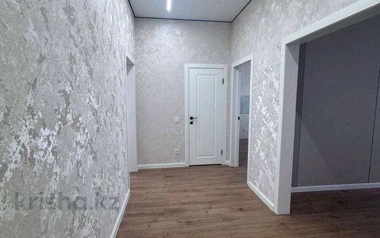 2-бөлмелі пәтер · 70 м² · 8/9 қабат, Алтын орда ш/а., бағасы: 35 млн ₸ в Актобе, мкр. Алтын орда — фото 2