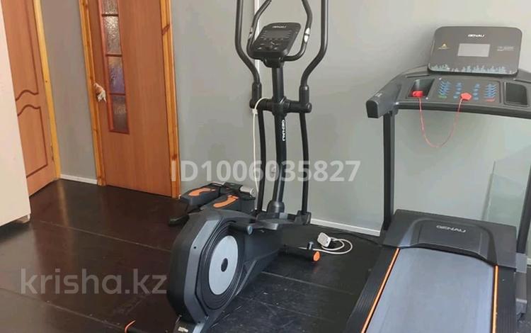 Свободное назначение, офисы, магазины и бутики, склады, азс, автосервисы и автомойки, общепит, салоны красоты, сельское хозяйство, бани, гостиницы и зоны отдыха, фитнес и спорт, медцентры и аптеки, образование, развлечения, конференц-залы, кабинеты и рабочие места, студии · 100 м² за 100 000 〒 в Шахтинске — фото 2