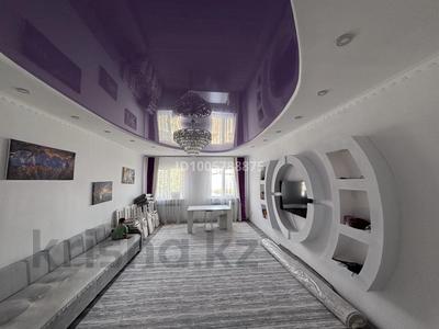 Отдельный дом · 3 комнаты · 170 м² · 10 сот., Мухамеджан Сералина 13 — Возле минимаркета Азимута за 35 млн 〒 в Атырау, мкр Химпоселок