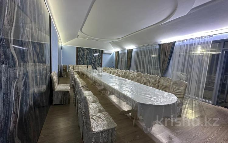 Дом · 5 комнат · 300 м², Ракишева 4 за 100 000 〒 в  — фото 3