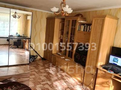 Продажа квартир в Западно-Казахстанской обл.: 1-комнатная квартира · 32.3 м² · 4/5 этаж, Хиуаз Доспанова 60 — 17 и 19 школа за 11 млн 〒 1-комнатная квартира · 32.3 м² · 4/5 этаж, Хиуаз Доспанова 60 — 17 и 19 школа за 11 млн 〒 в Уральске, мкр Школьник