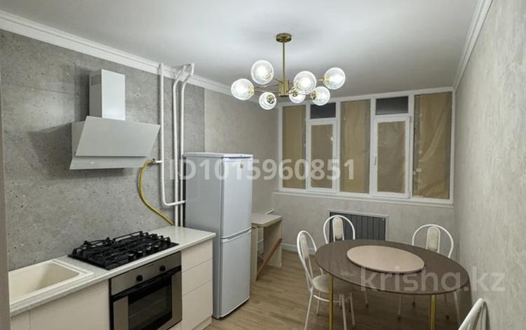 3-бөлмелі пәтер · 90 м² · 2/5 қабат, 13-ш/а. 16, бағасы: 270 000 ₸ в Актау, 13-й мкр — фото 2