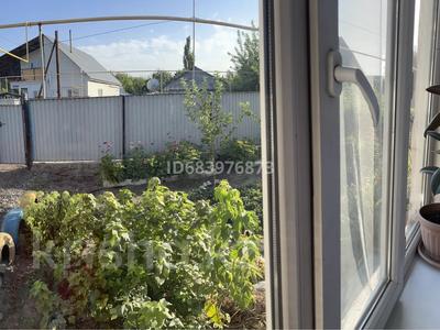 Продажа домов и дачи в Жетысу обл.: Отдельный дом · 3 комнаты · 55.4 м² · 5 сот., Жангильдина 74/1 за 6.5 млн 〒 Отдельный дом · 3 комнаты · 55.4 м² · 5 сот., Жангильдина 74/1 за 6.5 млн 〒 в Балпыке Би