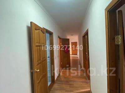 Тәулігіне пәтерлер в Астане: 4-бөлмелі пәтер · 130 м² · 6/12 қабат, Кошкарбаева 40/1, бағасы: 30 000 〒 4-бөлмелі пәтер · 130 м² · 6/12 қабат, Кошкарбаева 40/1, бағасы: 30 000 〒 в Астане, Алматы р-н