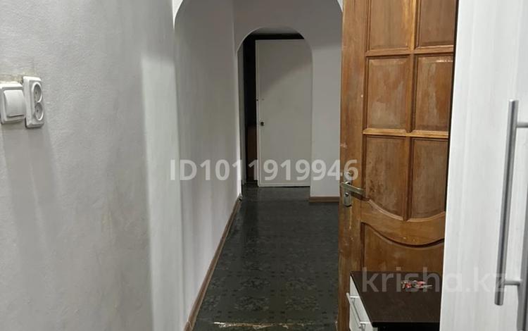 3-комнатная квартира · 57 м² · 3/4 этаж, мкр Мамыр 5 — Яссауи Джандосова за 33 млн ₸ в Алматы, Ауэзовский р-н — фото 2