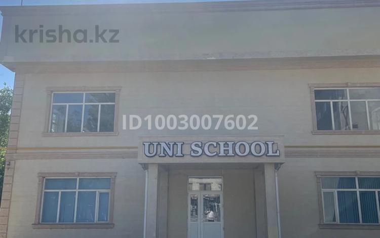 Свободное назначение, офисы, магазины и бутики, склады, общепит, салоны красоты, сельское хозяйство, бани, гостиницы и зоны отдыха, фитнес и спорт, медцентры и аптеки, образование, развлечения, конференц-залы, кабинеты и рабочие места, студии · 1258 м² за 2.8 млн 〒 в Таразе — фото 2