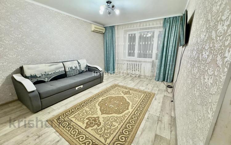 2-комнатная квартира · 54 м² · 6/9 этаж, мкр Строитель 19 за 170 000 ₸ в Уральске — фото 2
