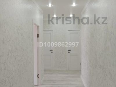 2-комнатная квартира · 65 м² · 4/5 этаж, мкр. Алмагуль, Мкр.Алмагул 33 за 25 млн 〒 в Атырау