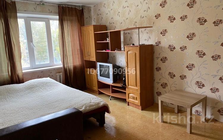 2-бөлмелі пәтер, 46 м², 3/5 қабат ай сайын, Ауэзова 236, бағасы: 160 000 〒 в Кокшетау — фото 2