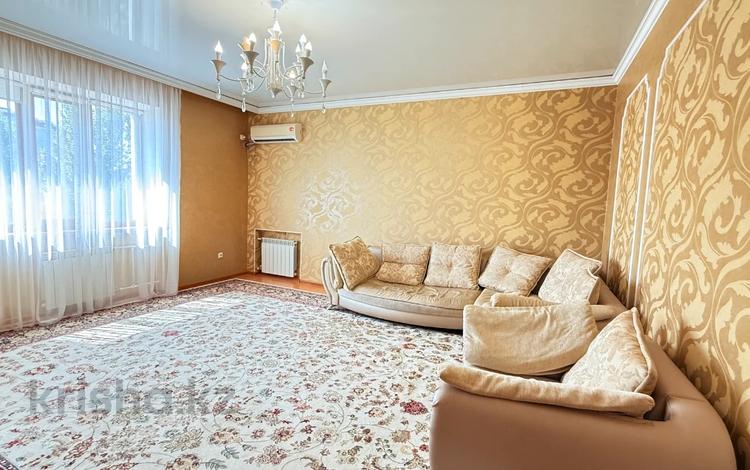 3-комнатная квартира · 93.1 м² · 3/7 этаж, мкр. Алтын орда, Алии Молдагуловой пр-т за 33 млн ₸ в Актобе — фото 4