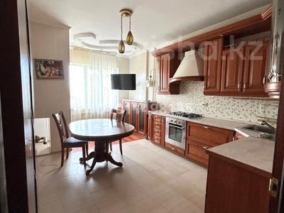 4-бөлмелі пәтер · 114 м² · 5/7 қабат, Алии Молдагуловой 50В, бағасы: 42 млн 〒 в Актобе