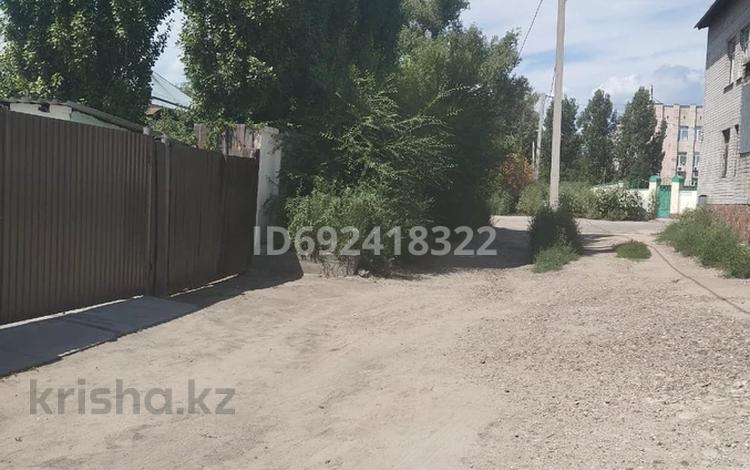 Отдельный дом · 4 комнаты · 75.2 м² · 3.6 сот., Жамакаева 25 — ЦУМ, 16 школа, ул.Торайгырова за 15 млн 〒 в Семее — фото 11