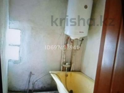 Отдельный дом · 4 комнаты · 72 м², Мухамеджанова 6 — Рынок Ислам за 50 000 〒 в Караоткеле