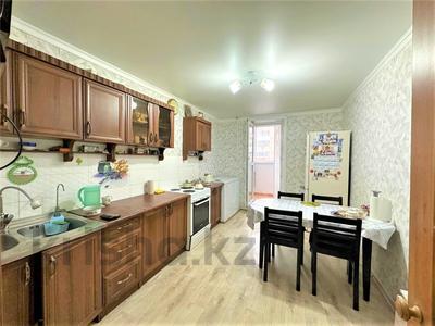 2-комнатная квартира · 54 м² · 5/10 этаж, мкр Юго-Восток, Мкр Степной 2 6/2 за ~ 24 млн ₸ в Караганде, Казыбек би р-н