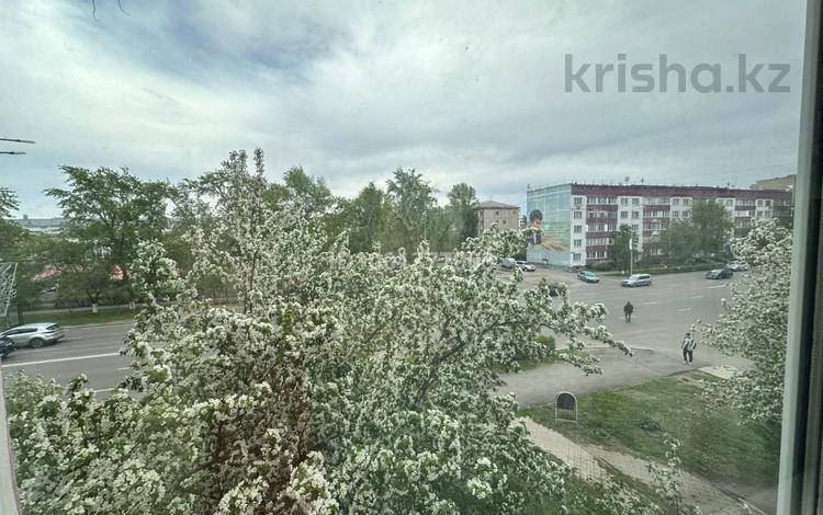 3-комнатная квартира · 61.4 м² · 3/3 этаж, Жумабаева 102 — Проспекта Конституции за 180 000 〒 в Петропавловске — фото 10